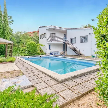 Gorgeous In Carbonell With Swimming Pool